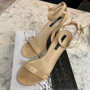 Kensie Lexy strappy embossed tan/nude heel
